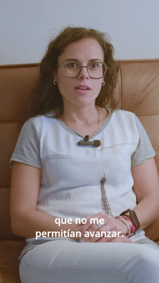Maribel, alumna del Máster en Constelaciones Familiares, en su vídeo de testimonio